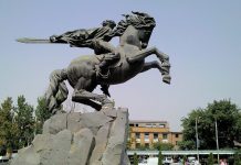 אנדרטה לדוד מסאסון