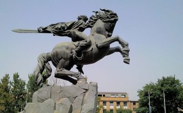 אנדרטה לדוד מסאסון