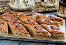 בקלאווה מבצק עלים ושמרים