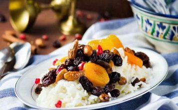 צף עם פירות יבשים