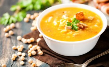 מרק אפונה עם אגוזים