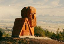 אנדרטה -אנחנו וההרים שלנו